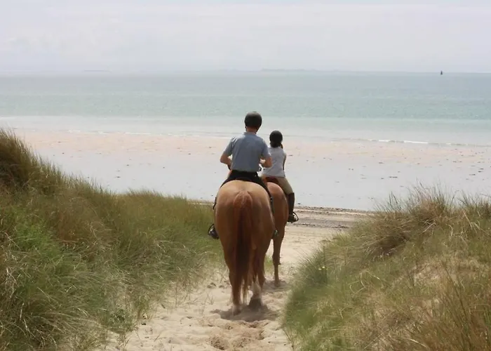 Ouest De La Pointe D'agon 別荘